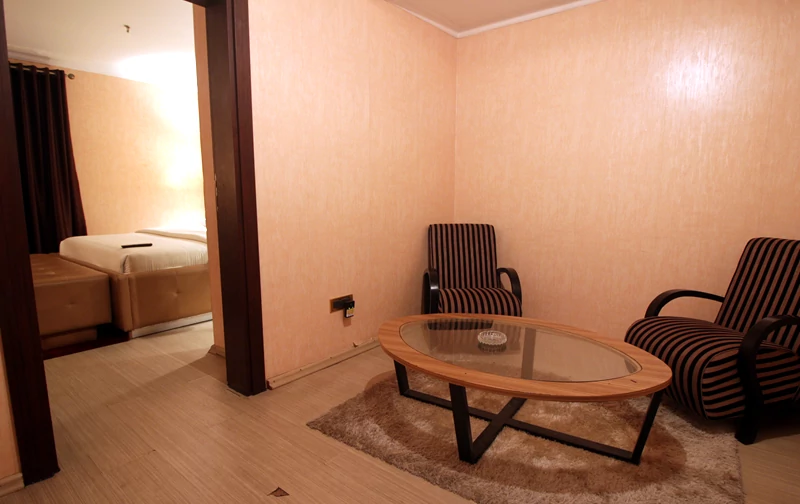 /web/uploads/116/Chesney Hotel/header-images/gold-room-3.jpg